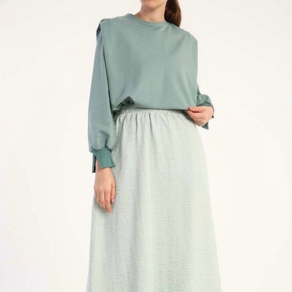 Sweater - Picture 3 of 3